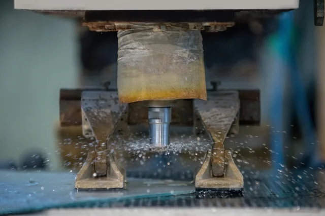 Stanowisko wiercenia szkła — Zwaka Glass